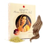 Prírodná farba na vlasy- zmes Henny, Indiga, Amly a ďalších indických byliniek pre dosiahnutie oslnivých svetlohnedých odtieňov. Spevní vlasy, dodá im prirodzený lesk a zamedzí ich prílišnému masteniu. Prekryje aj šediny.